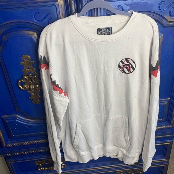 Bleecker Mercer Unique Shark Bite Sweatshirt XL - Picture 2 of 4
